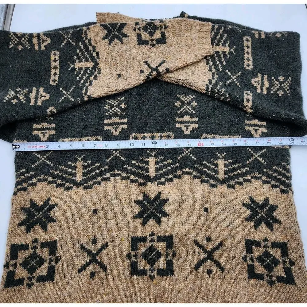 Vintage Woolrich Wool Sweater Mens 2XL USA Southwestern Aztec Western Pullover